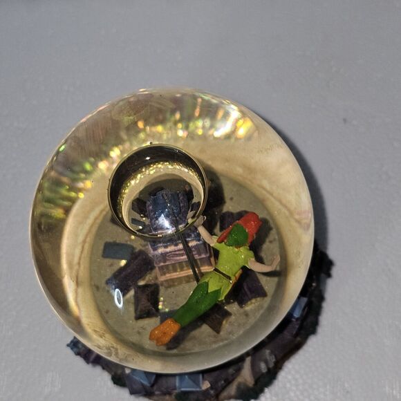 Disney Music Snow Globe Peter Pan Fly To Neverland With Music Souvenir Disneyana - Picture 6 of 9